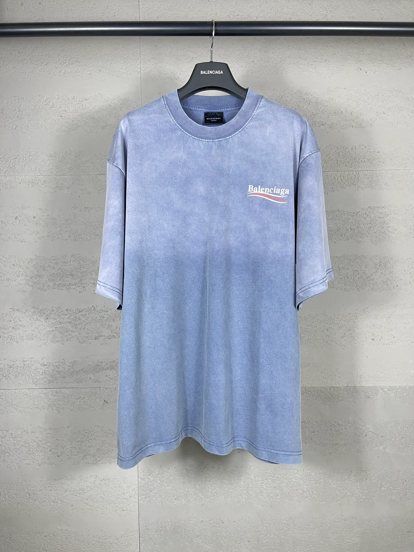 【 . Quality】BALENCI*GA/ #Classic ，2025 New Arrival. T #。Blue ZP 。 260 ， . ， 。 。Classic ， . . . . 。 。 ， ， 。 。 OS . Same Style ：BL 253631 ： ， Size：XS S M L